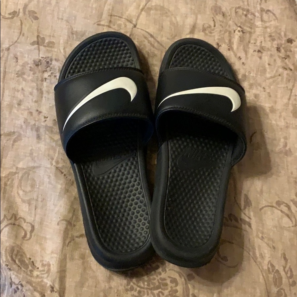 Great condition Nike slides